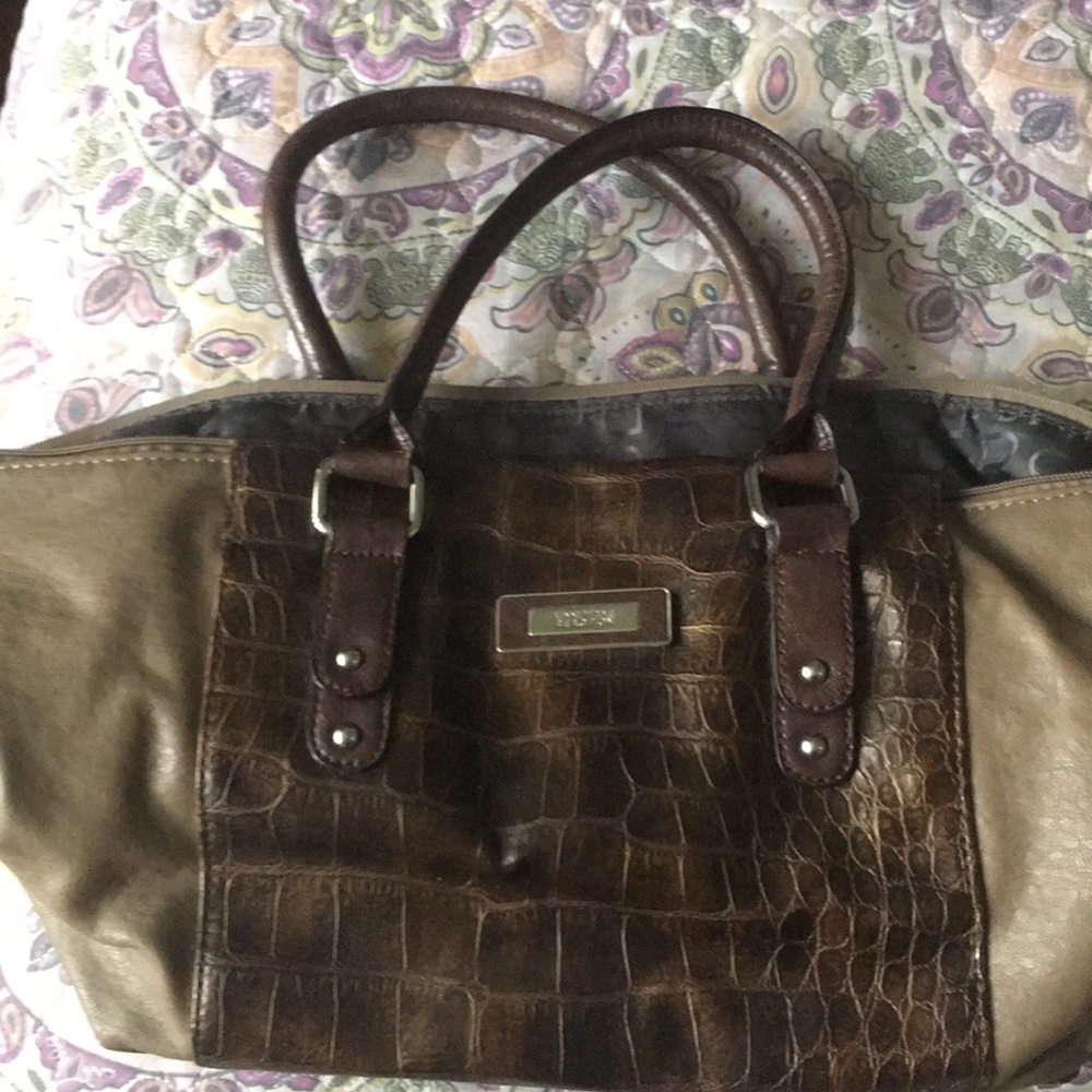 Handbag - Picture 2 of 3